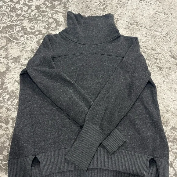 Alo Yoga Haze Pullover Sweatshirt - Picture 1 of 5